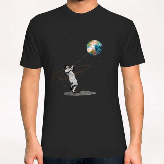 La planète est marteau T-Shirt by tzigone