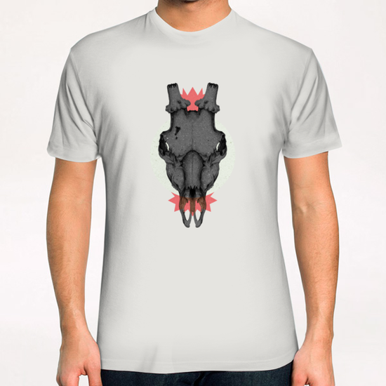 SKULL T-Shirt by sagi.art